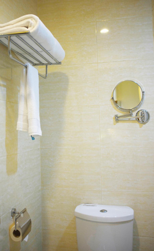 Bathroom 9