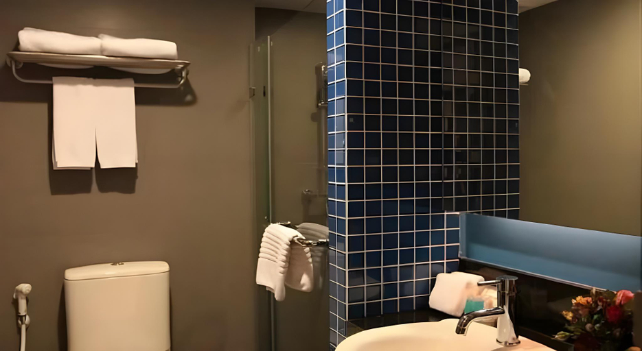Bathroom 4, FX Hotel Metrolink Makkasan, Ratchathewi