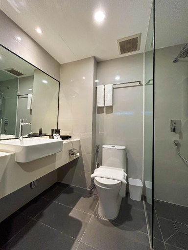 Bathroom 11