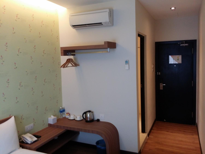Bedroom 13