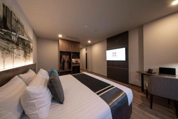 Bedroom 26