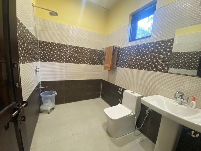 Bathroom 3, Hotel Simble Valley, Una