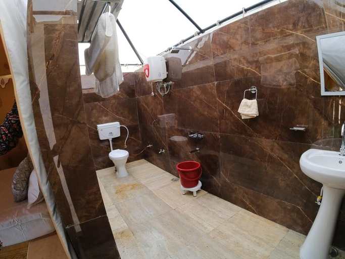 Bathroom 4, Vishco Paradise Resort, Jaisalmer