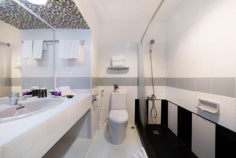 Bathroom 13