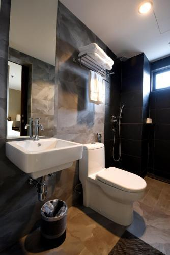 Bathroom 3