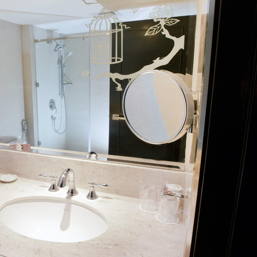 Bathroom 10