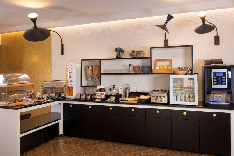 Food & Drinks 5, Hotel Elysees 8, Paris