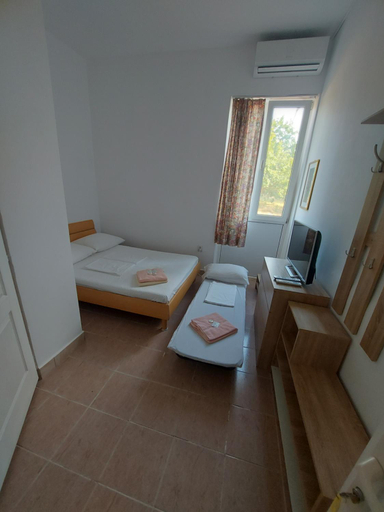 Others 4, Vila Puskin - Eforie Sud, Tuzla