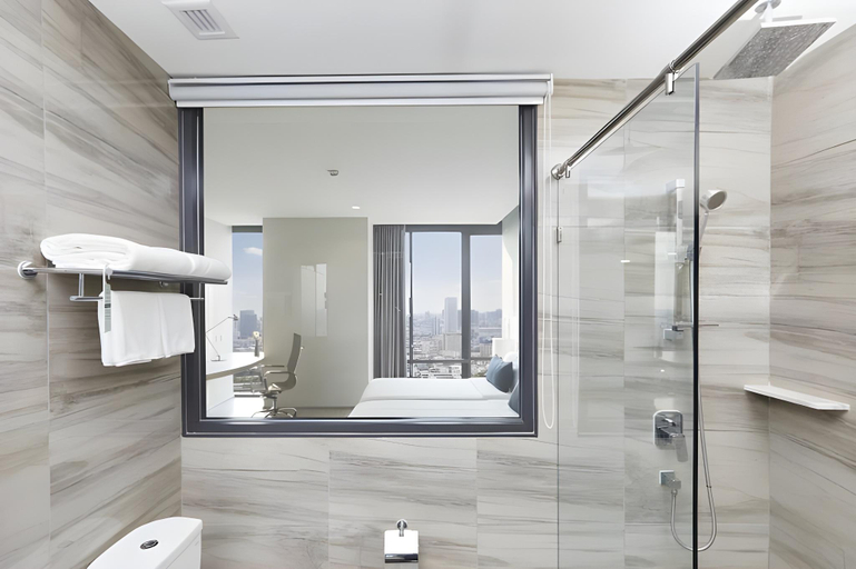 Bathroom 13