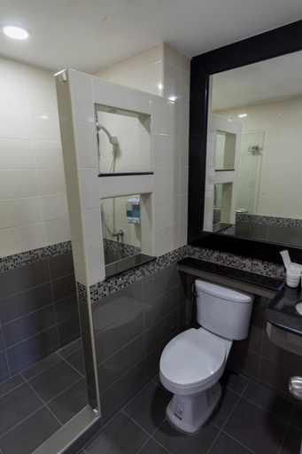 Bathroom 27