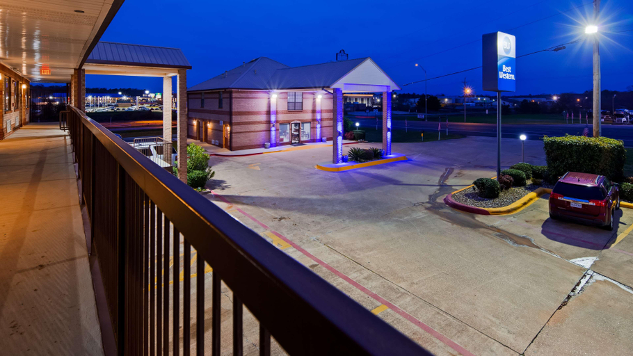 Exterior & Views 2, Best Western Executive Inn, Harrison