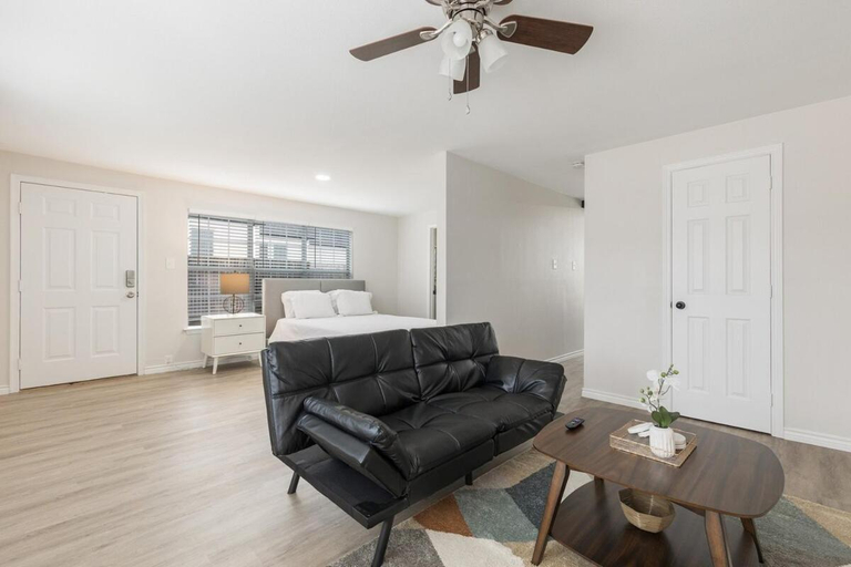 2, Calmont Guest House, Fort Worth