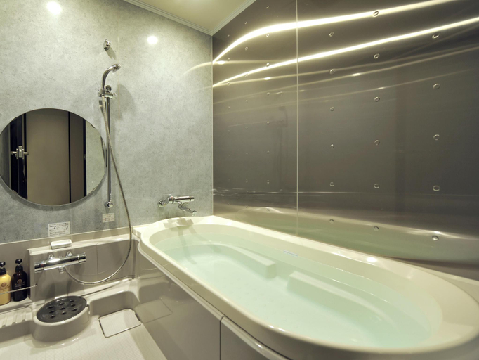 Bathroom 19