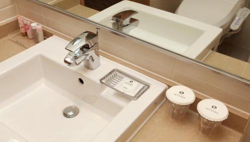 Bathroom 7