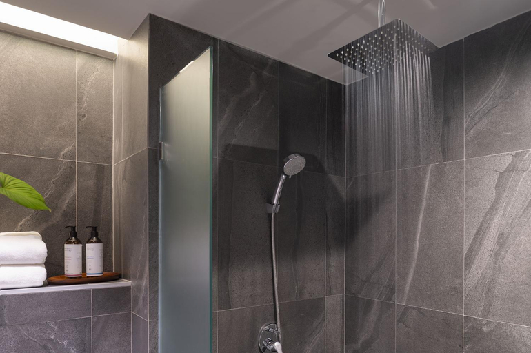 Bathroom 4