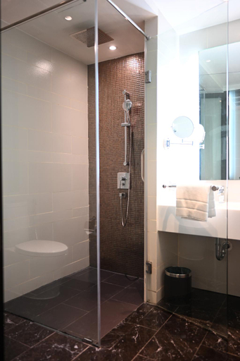 Bathroom 8