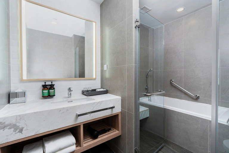 Bathroom 28