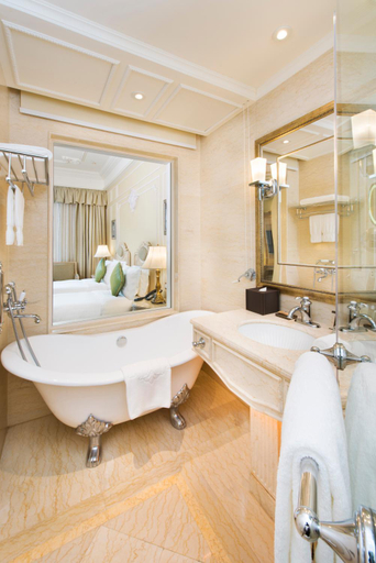 Bathroom 15