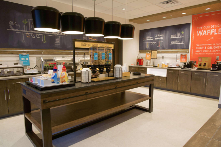 Food & Drinks 4, Hampton Inn by Hilton West Wichita Goddard, Sedgwick