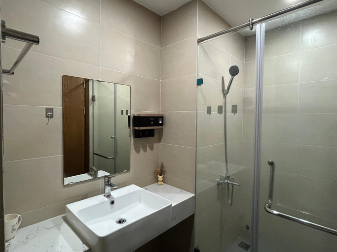 Bathroom 2, Serviced Green Pearl Apartment in Bac Ninh city, Bắc Ninh