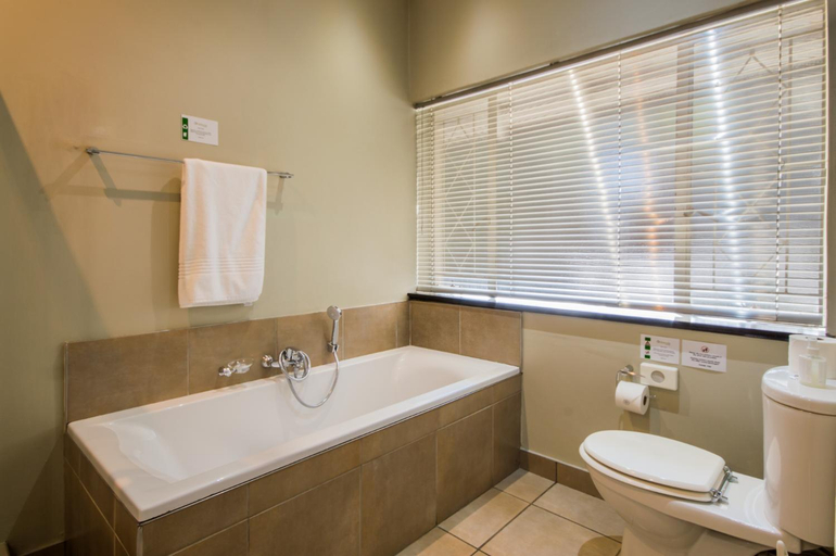 Bathroom 3, Glendower View Guest House, Ekurhuleni