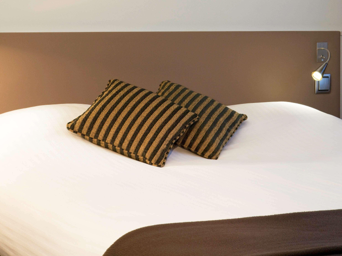 Bedroom 3, Residence Mercure Paris La Defense Grande Arche, Hauts-de-Seine