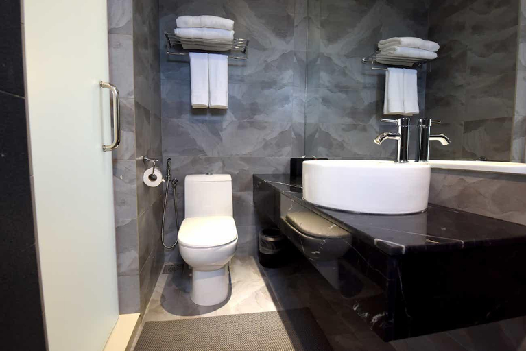 Bathroom 22