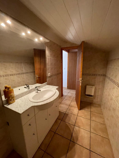 Bathroom 5, Les prairies Mas Roux, Bouches-du-Rhône