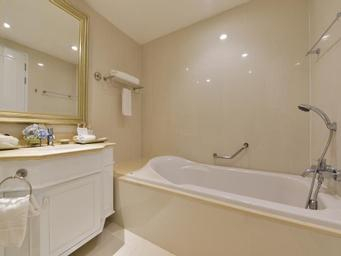 Bathroom 4
