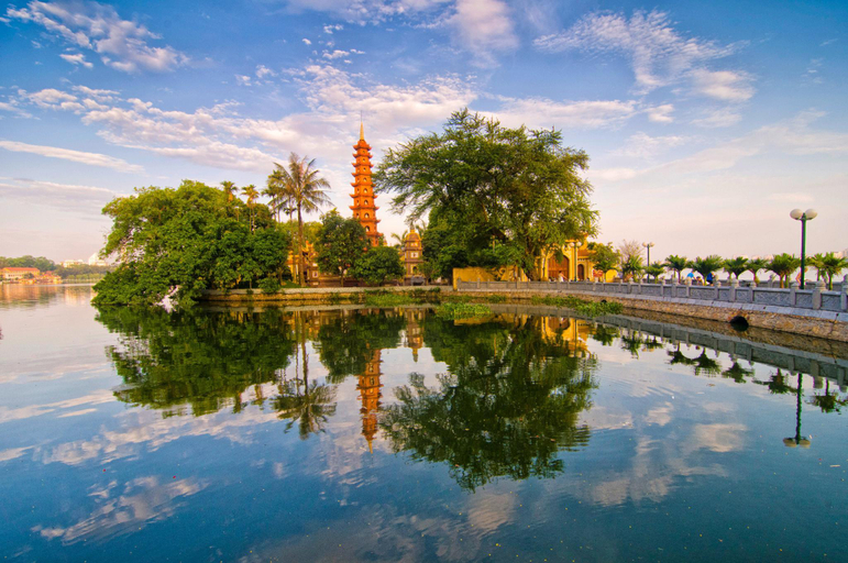 Nearby Landmark 2, Amigos, Hai Bà Trưng