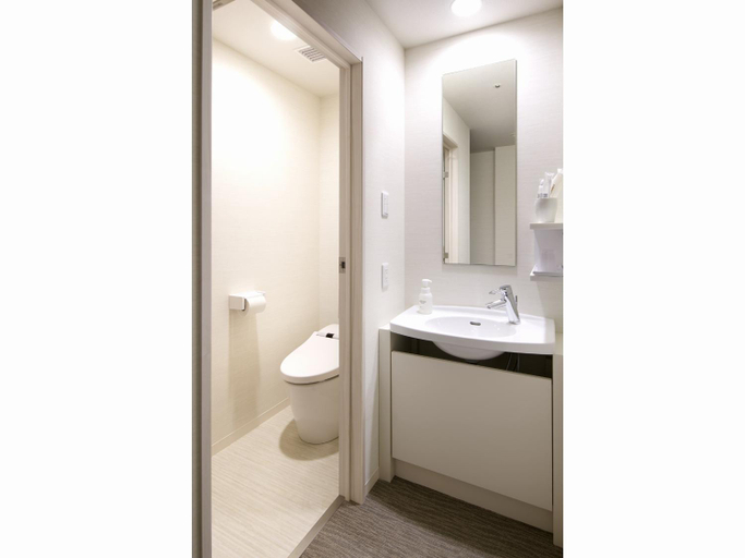 Bathroom 10