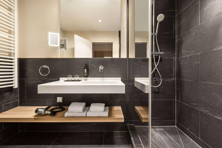 Bathroom 4, Vienna House Easy By Wyndham Munchen, München