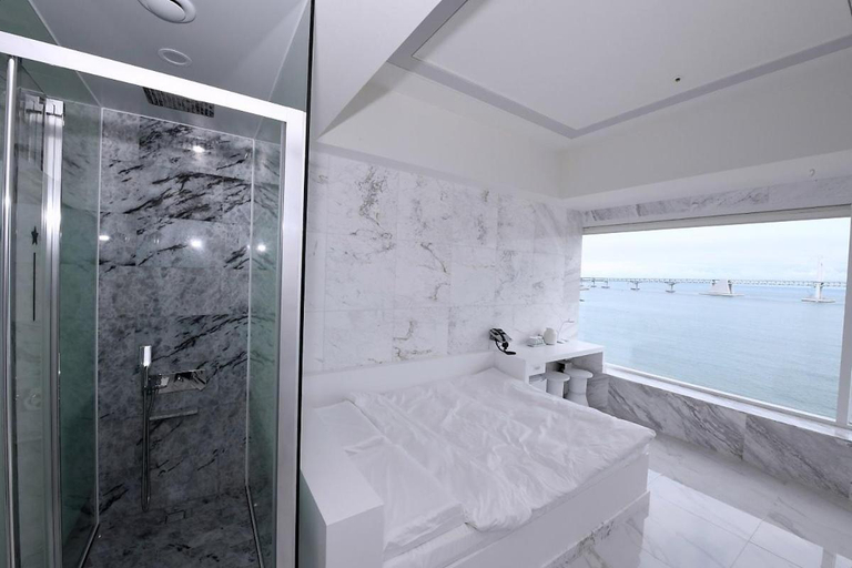 Bathroom 3, Gwanganli Hotel 1, Suyeong