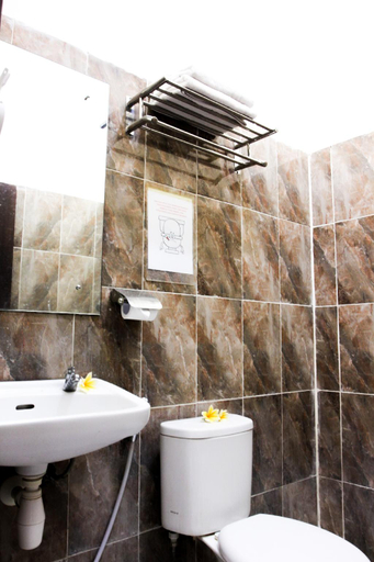 Bathroom, DJEMBANK HOTEL & RESTAURANT, Lombok