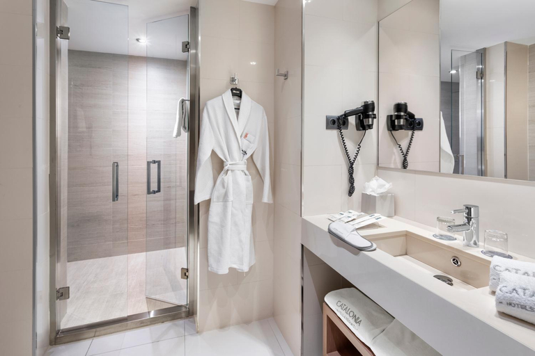 Bathroom 5, Catalonia Plaza Mayor, Madrid