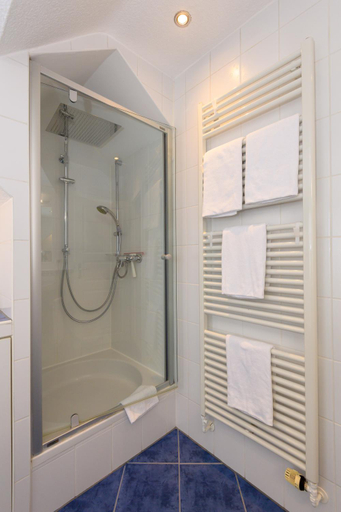 Bathroom 2, Bremer Apartmenthotel Superior, Bremen