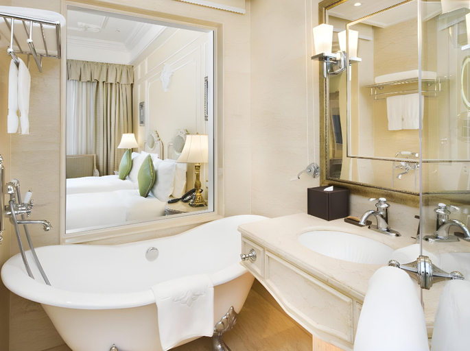 Bathroom 19