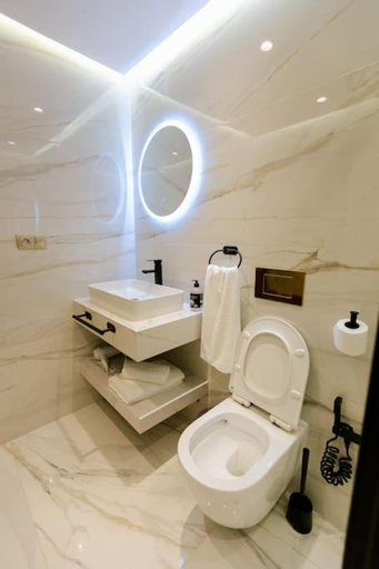 Bathroom 3, Confort Royal et luxueux a cote de marina, Tanger-Assilah