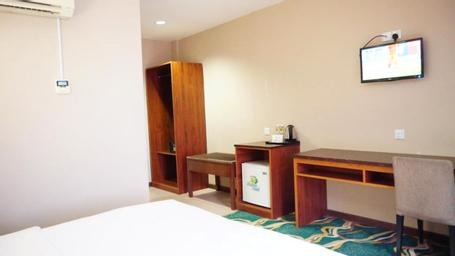Bedroom 18