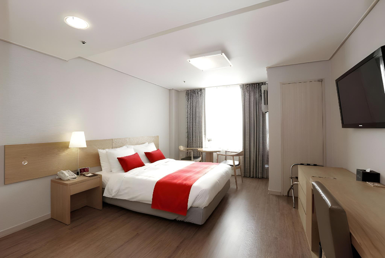 Bedroom 12