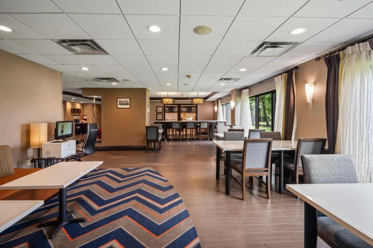 Food & Drinks 5, Hampton Inn Ridgefield Park, Bergen