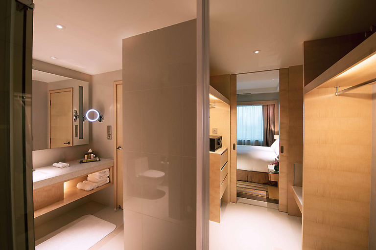 Bathroom 22