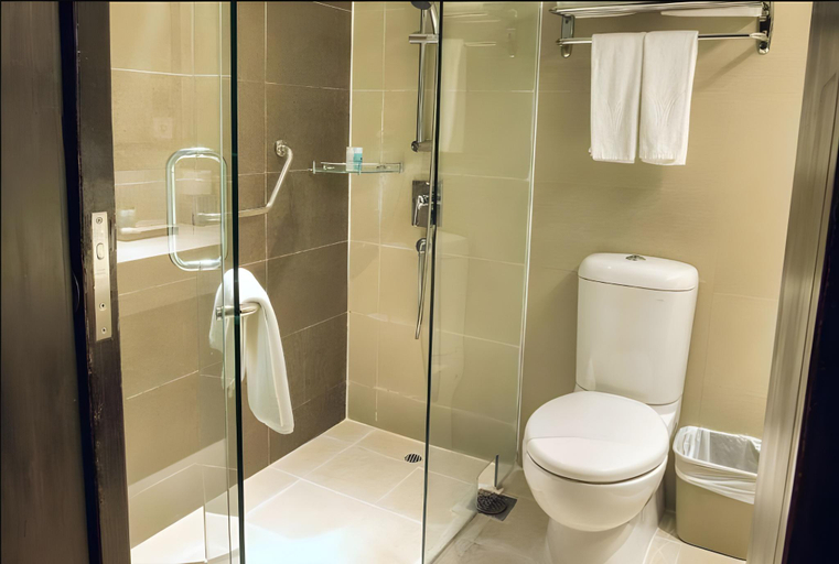 Bathroom 14
