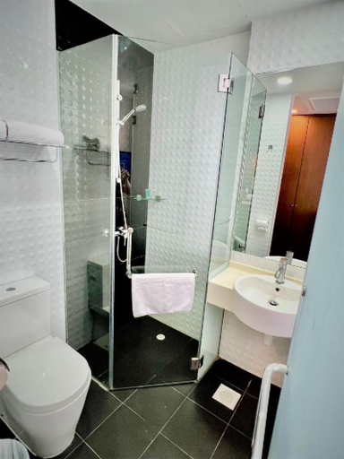Bathroom 28