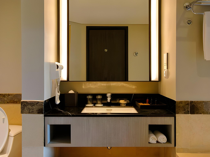 Bathroom 14