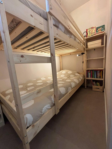 Others 4, Bed and Breakfast Heerenveen Centrum met Prive Sauna en Jacuzzi, Heerenveen