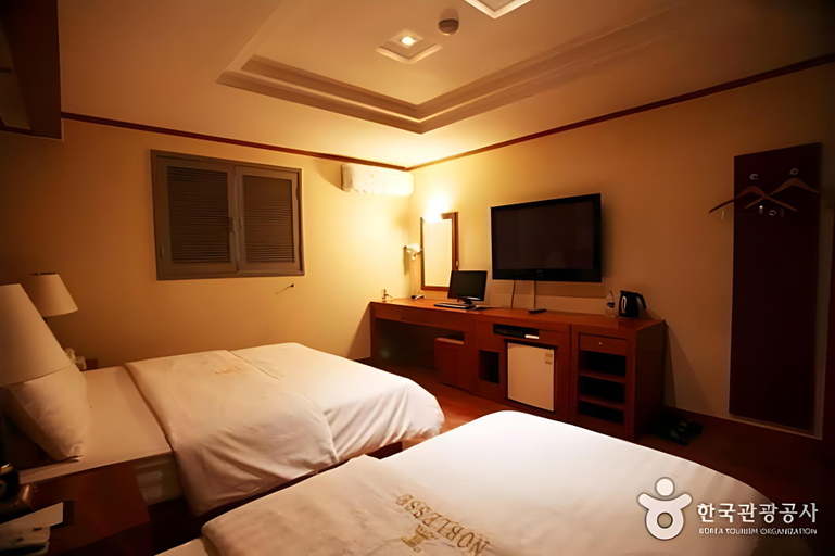 Bedroom 3, Noblesse Yeoksam, Gangnam