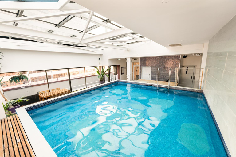 Sport & Beauty 5, YHA Sydney Central, Sydney