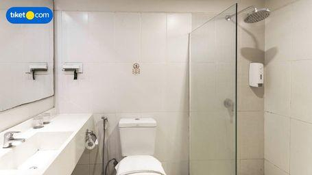 Bathroom 10
