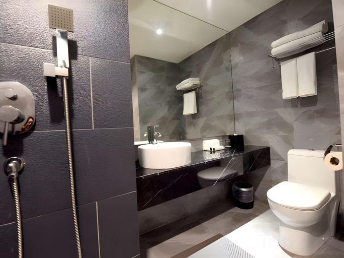 Bathroom 20